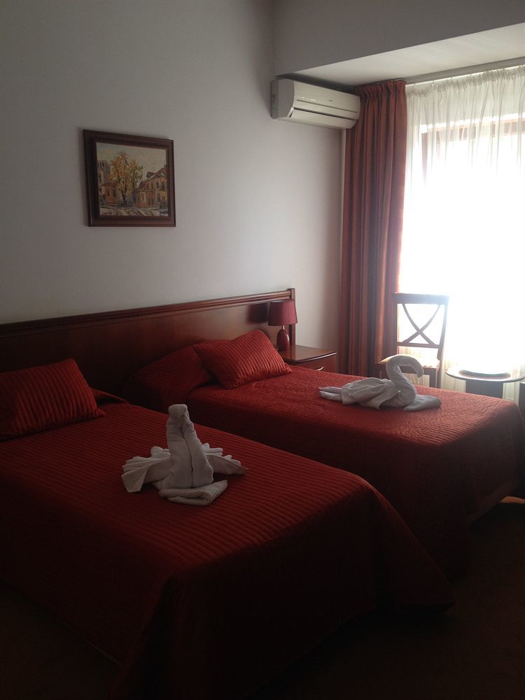 Hotel Reina بوخارست المظهر الخارجي الصورة